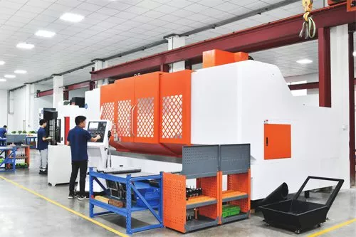 Trung tâm gia công CNC trục vít phun chính xác cao
